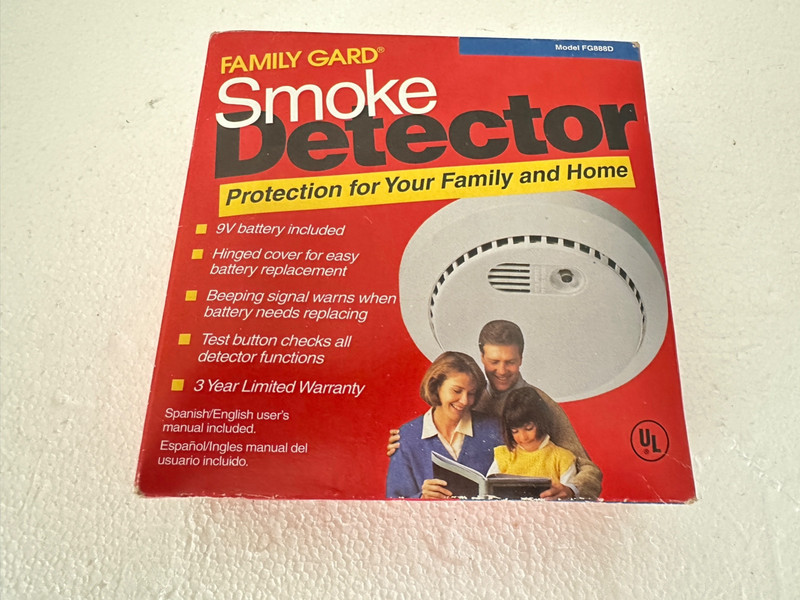 Family Gard Smoke Detector Alarm Model FG888D Vintage 1996 New In Box SEALED