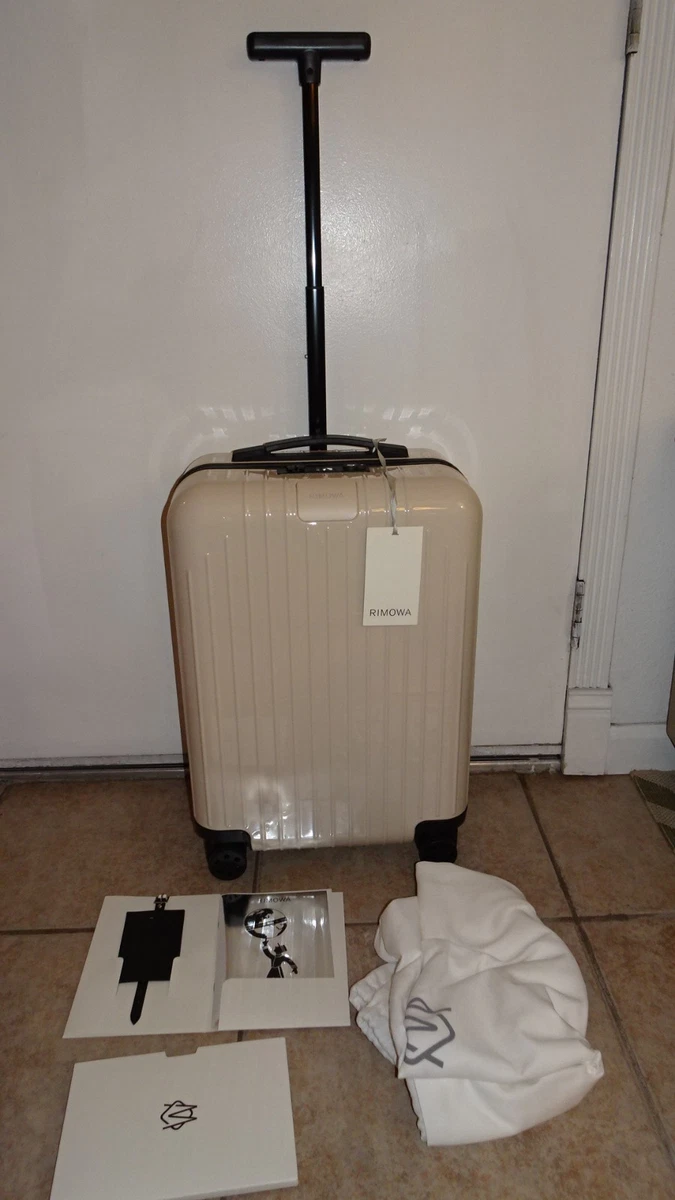 RIMOWA Carry-Ons 19