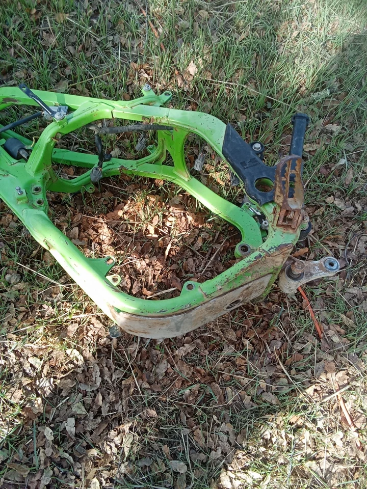 ✅Marco KX250 2001 chasis marco principal KAWASAKI KX 250 ORIGINAL OEM 1999-2001 Foto 2 de 4