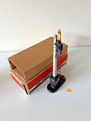 LIONEL VINTAGE 151 OPERATING SEMAPHORE SIGNAL NICE!! TESTED....WORKS BOX +INSERT