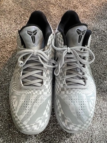 kobe protro white