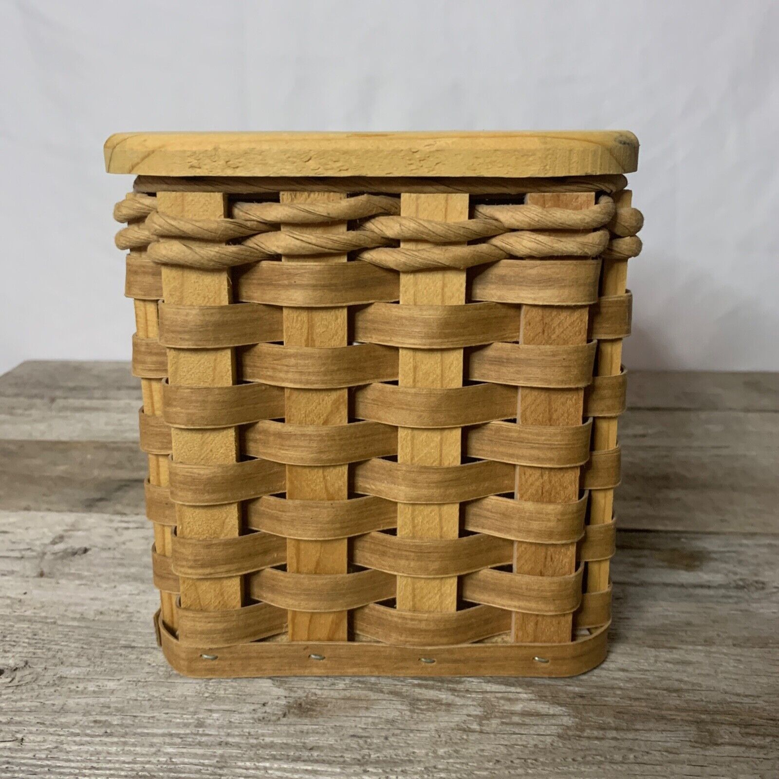 Hand Woven Tissue Box Cover Wooden Lid  1990s Cottagecore Pioneer Baskets