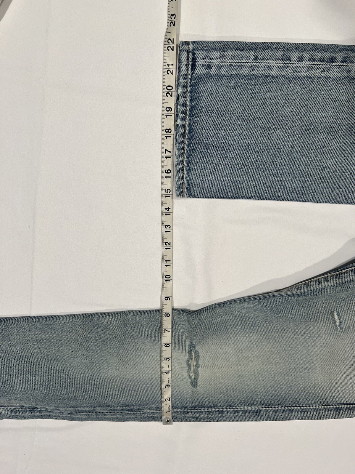 jeans uomo saint laurent ginocchio strappato blu. 33. $790