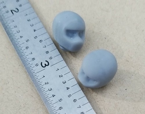 QTY 2 3D RESIN PRINTED 1/24 SCALE RACING DRIVER HEAD, HELMET DRAG DIRT TRACK - Picture 2 of 3