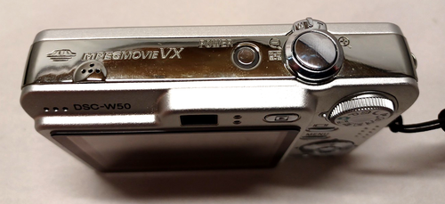 Sony Cyber-shot DSC-W50 Silver 6.0MP Digital Camera Tested & Works~No Bat or Chg - Picture 4 of 10