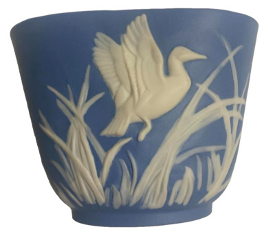 Vintage White flying Bird over White Grass Blue Vase. marked Linda 78.  Beauty!