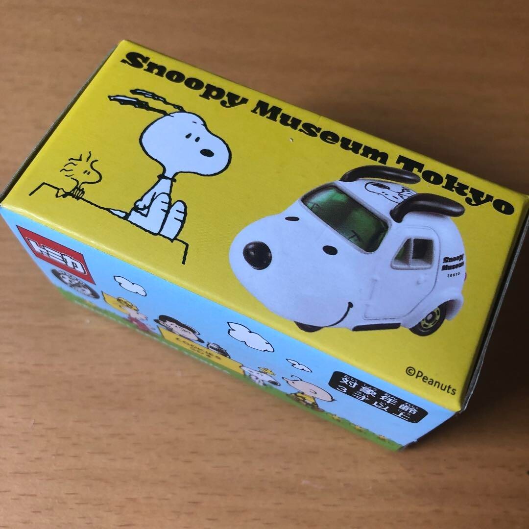 Snoopy Tomica Mini Car Snoopy Museum Tokyo Limited Japan Peanuts