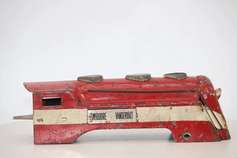 Vintage Marx Commodore Vanderbilt New York Central Streamlined Locomotive Shell - Image 2 of 4