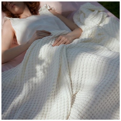 Ultra-Soft Ivory Queen Size Blanket - Waffle Weave with Bamboo, Gift-Ready 90x90