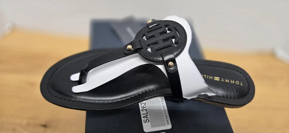 Tommy Hilfiger Shoes Womens Size 8.5 Black Litzy Thong Sandals T-Strap Logo - Image 2 of 4