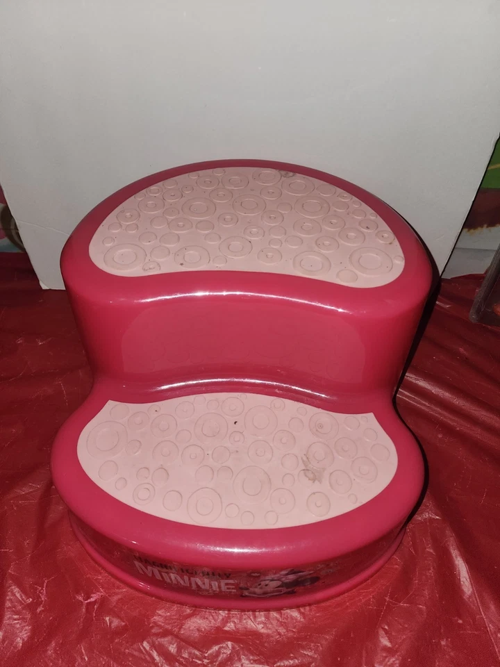 Asiento de entrenamiento para ir al baño Minnie Mouse, inodoro para niños pequeños con sonidos de lavado, rosa Foto 3 de 4