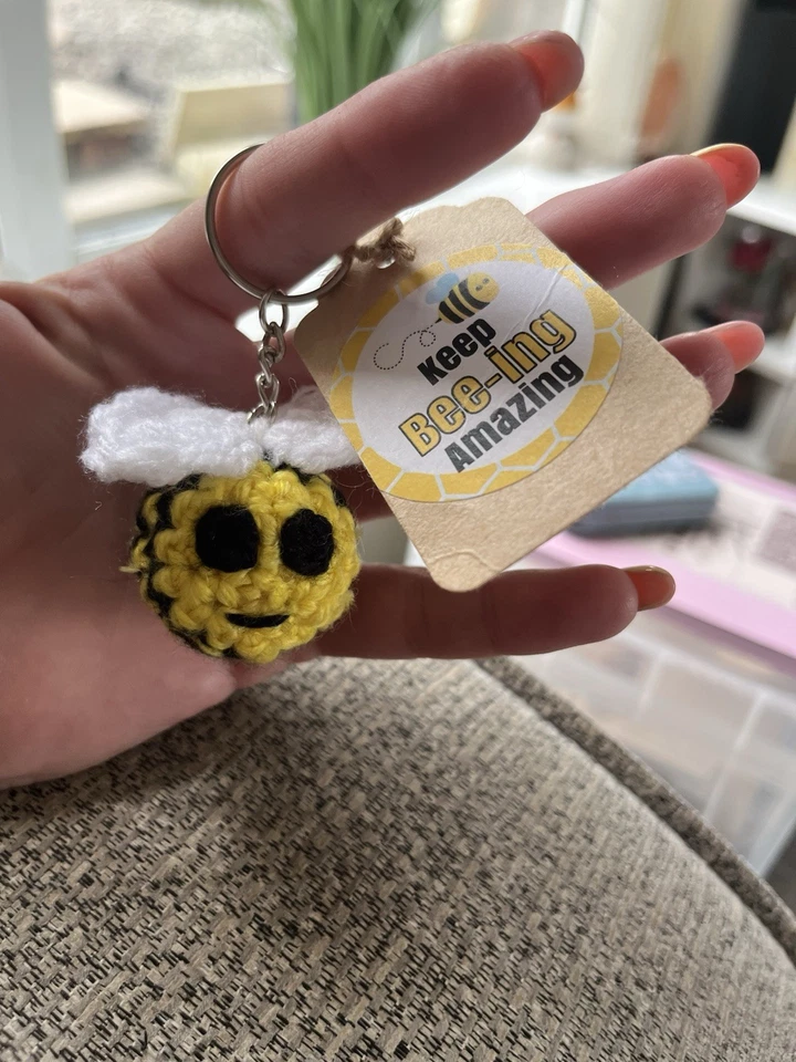 Back To School Bee keyring, Keep Bee-ing Amazing 🐝