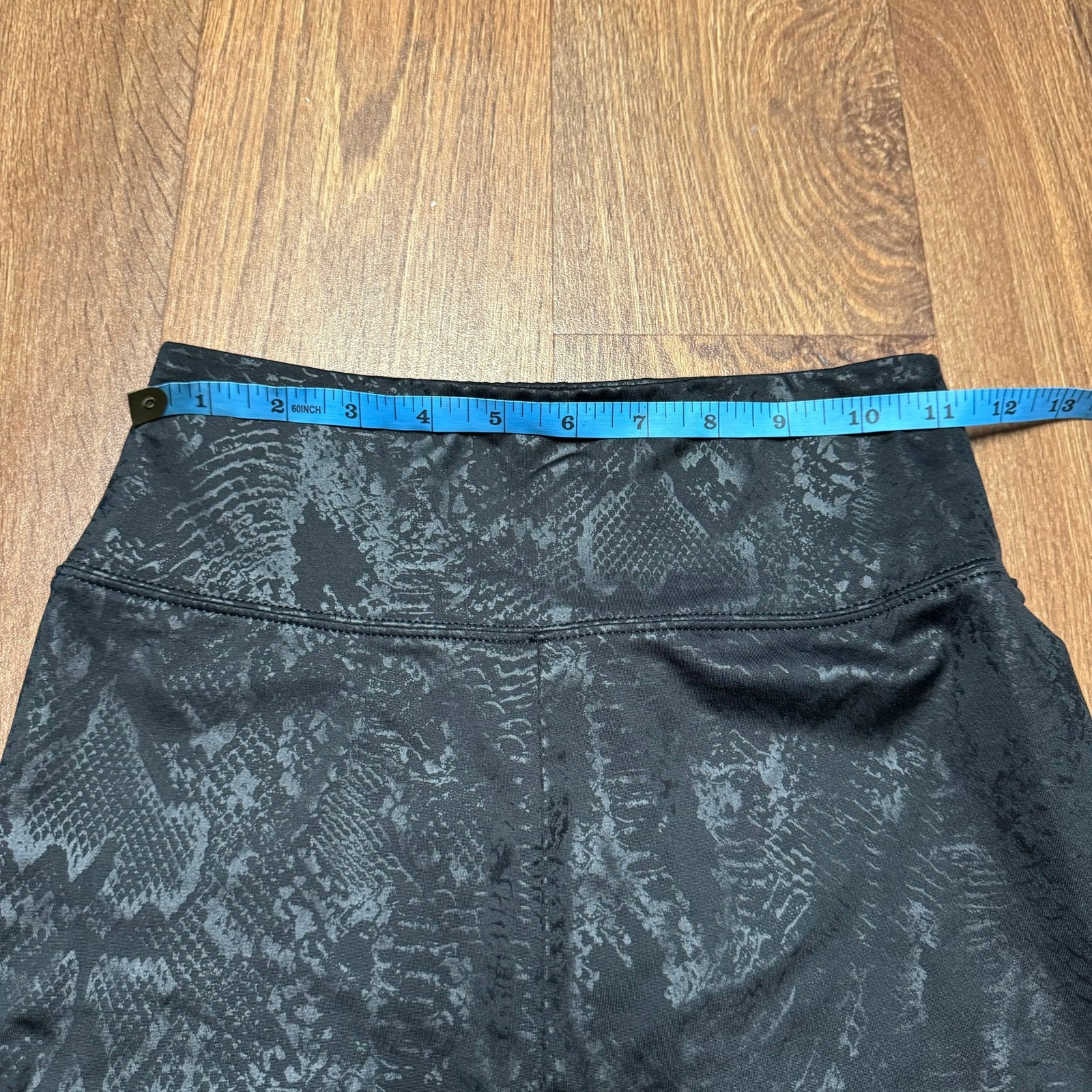 American Eagle Womens Solid Black Snack Print 7" … - image 6