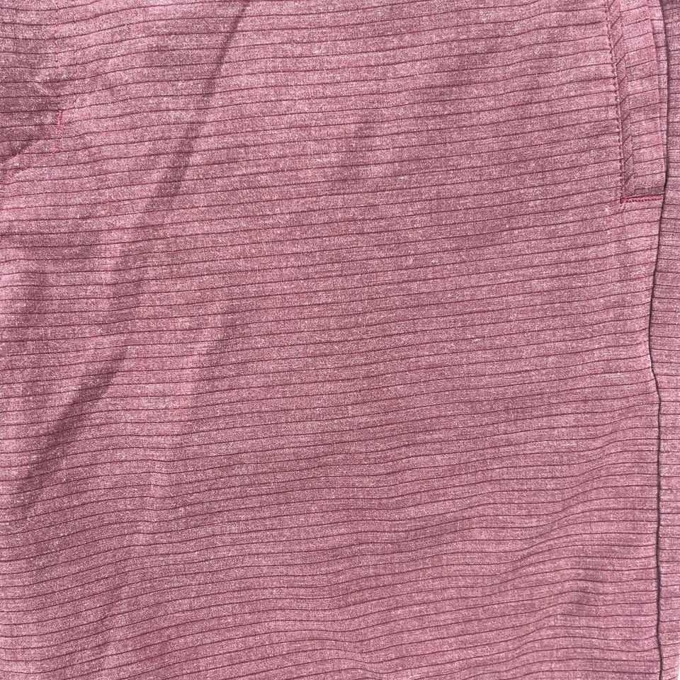 Pantalones Cortos de Golf Travis Mathew Wanderlust Para Hombres 34 Granate Elastizados Acanalados Rendimiento Foto 3 de 4