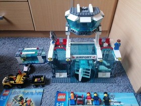 Lego City 7894 Airport Airport with Plane 100% Complete Figures Instructions