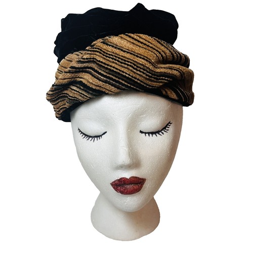 Betmar 1950s Vintage Orange Cloche Juliet Hat Elegant Pleated Accent Piping Trim Betmar 1950s Vintage Orange Cloche Juliet Hat Elegant  main image 3