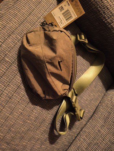 NIKE RUNNING WaistPack Fanny pack Belt bag O/S OLIVE NEW AUTHENTIC - Picture 2 of 2