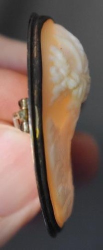 LOVELY VICTORIAN ERA SHELL FEMALE PORTRAIT CAMEO BROOCH IN ROLLED GOLD C CLASP - 第 4/5 張圖片
