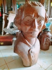 BEAU GRAND BUSTE en chene signé SCUPTURE  / objet vitrine  matériaux anciens