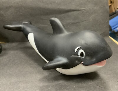 Vintage 1995 Shelcore Sea World 6  BABY SHAMU Floating Orca Killer Whale Figure