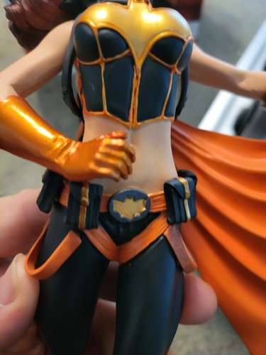 DC Collectibles Bombshells Halloween Batgirl Statue 11.5" - Picture 14 of 17