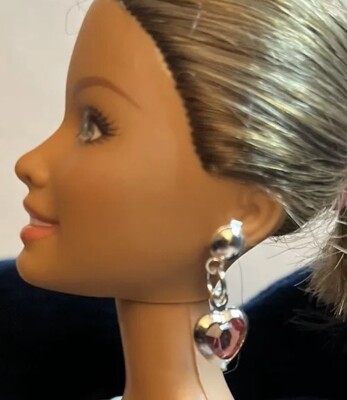Barbie/Sindy. 12 Zoll Puppen Handarbeit Schmuck Ohrringe Halskette Zubehör Brandneu