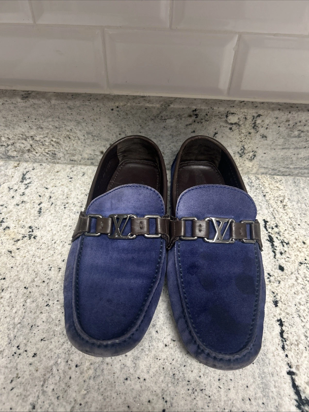 LOUIS VUITTON（LV） Louis Vuitton raro mocassino scamosciato blu con fibbia LV $795 1000% autentico