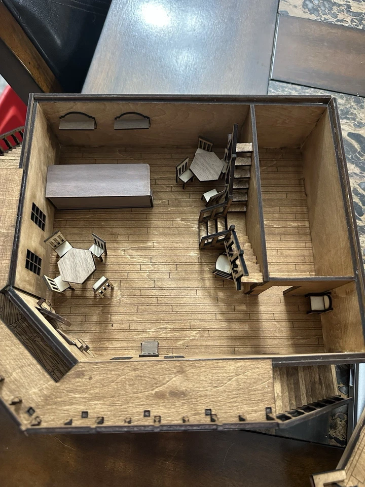 Salón Miniaturas Madera Personalizado.  Mide 10x11 pulgadas de lado a lado. "Es 6 1/4"""  Foto 3 de 4