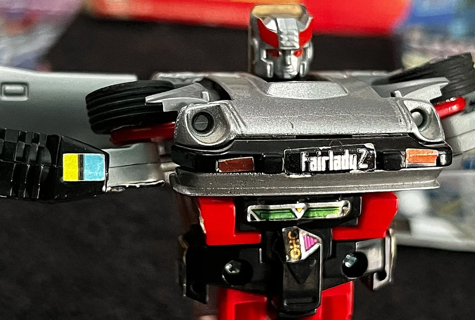 G1 1984 BLUESTREAK • 100% COMPLETE • PRE RUB w/BOX • VINTAGE G1 TRANSFORMERS - Image 2 of 4