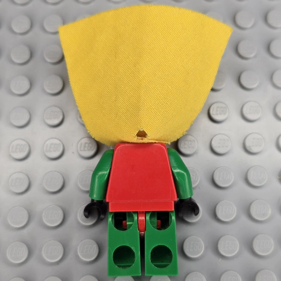 Lego BATMAN Minifigure BAT025 Robin Short Hair - Image 3 of 4