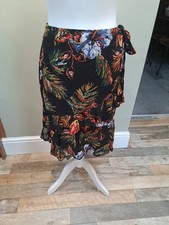JOE BROWNS LADIES BLACK FLORAL FAUX WRAP SKIRT SIZE 14 SUMMER/HOLIDAYS