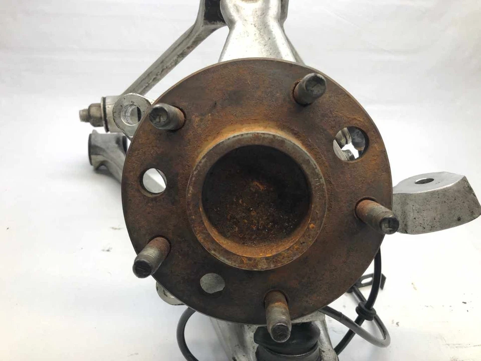 Chevrolet Corvette C4 1988-1990 conjunto de buje de nudillo de rodilla de pasajero delantero derecho Foto 2 de 4