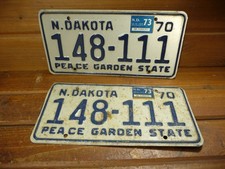 Vintage 1970 North Dakota License Plate Pair  Peace Garden State