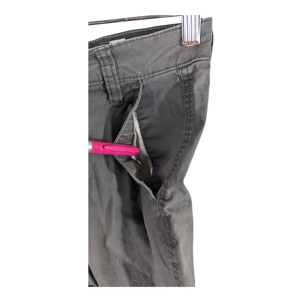 Volcom Shorts Gray Size 28 Mens 9 Inseam Chinos - Image 4 of 4