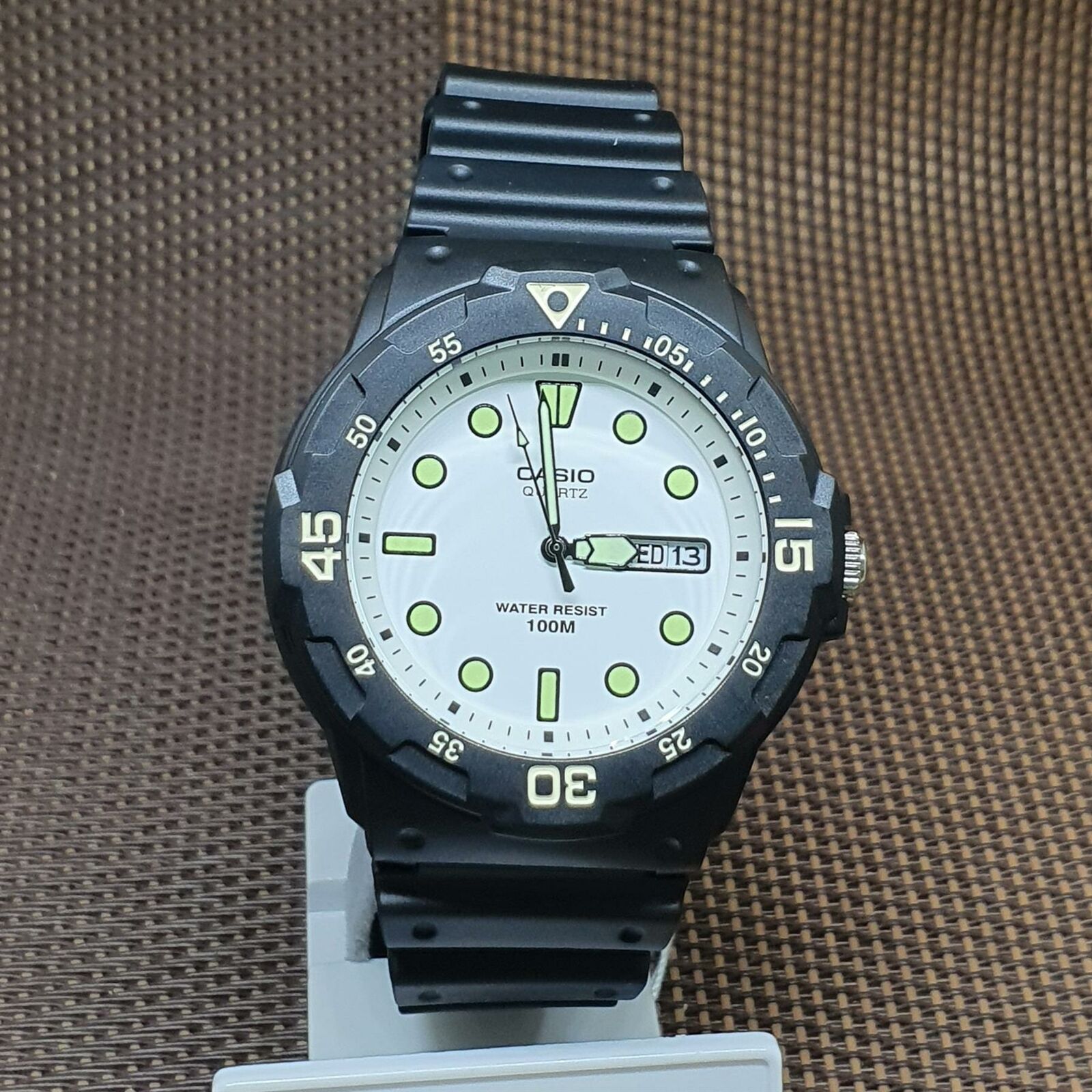 Casio MRW-200H-7E Standard Analog Men's Black Resin Strap Day Date Quartz Watch 4971850945383 | eBay Casio MRW-200H-7E Standard Analog Men's Black Resin Strap Day Date Quartz Watch 4971850945383 | eBay