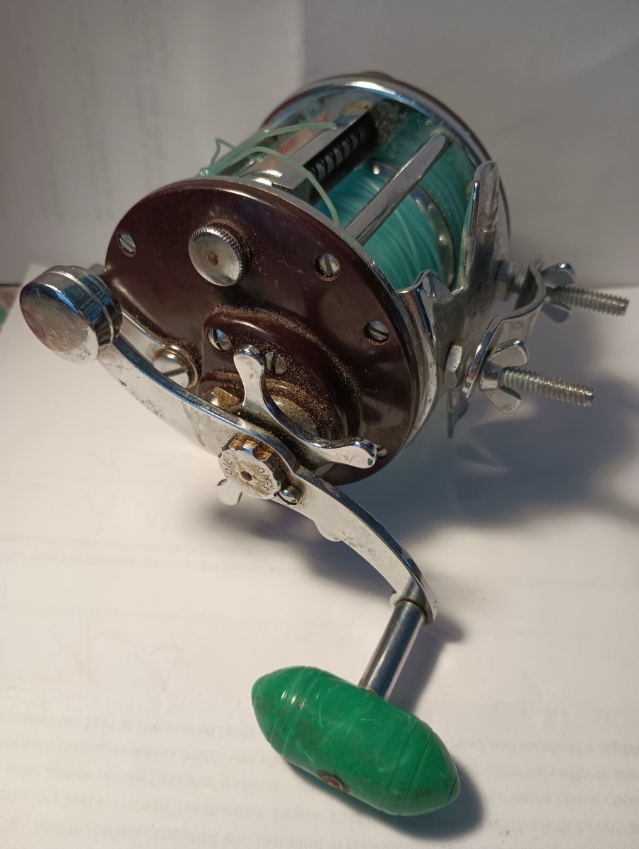 Moulinet de pêche ancien Penn Peer 209. Made In USA