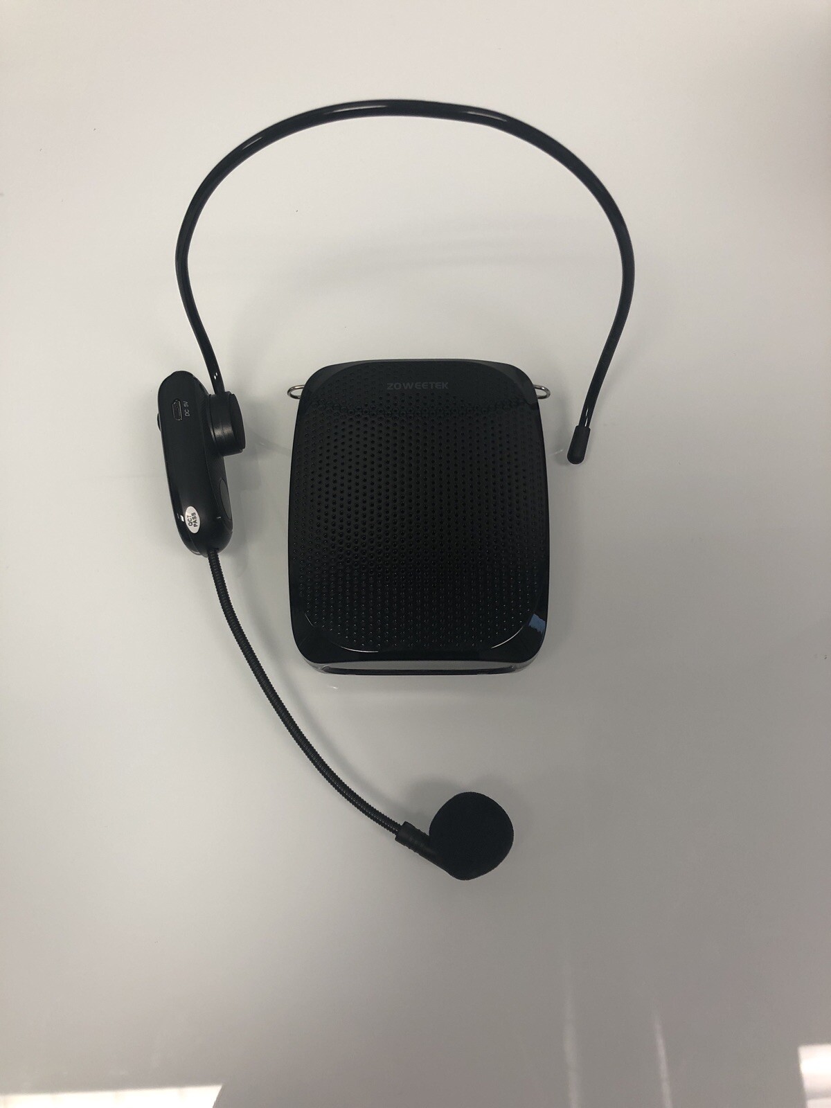 portable microphone headset with speaker