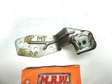 PONTIAC G6 05-10 SEDAN PASSENGER FRONT DOOR PANEL BRACKET MOUNT HOLDER SIDE 