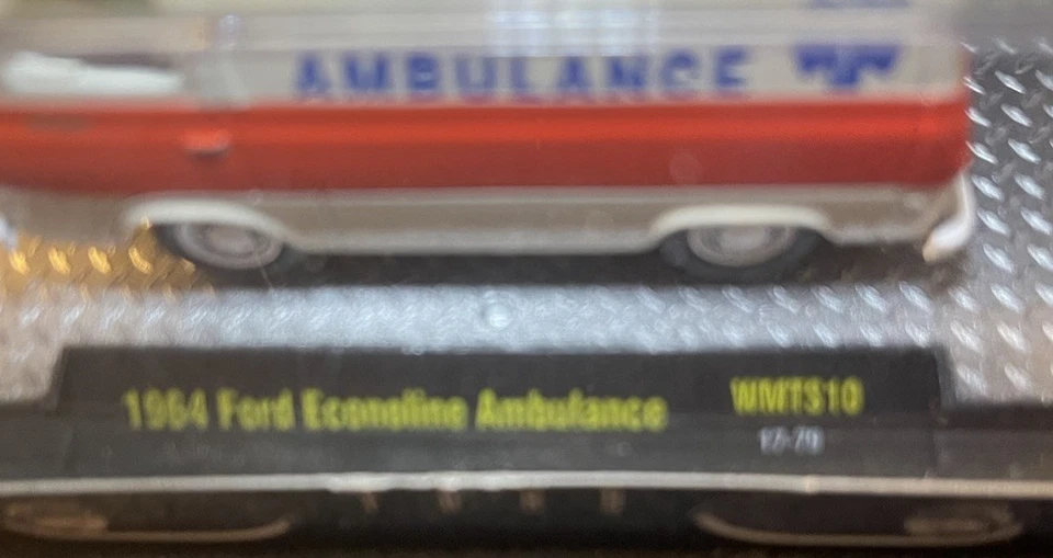 Furgoneta ambulancia Ford Econoline Ford 1964 7800 edición limitada M2 Machines Ford Foto 2 de 4