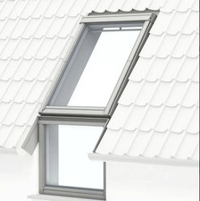 VELUX Sloping Roof Window Combination Sloped GPL MK08 + VFE MK36 – Cabrio Style
