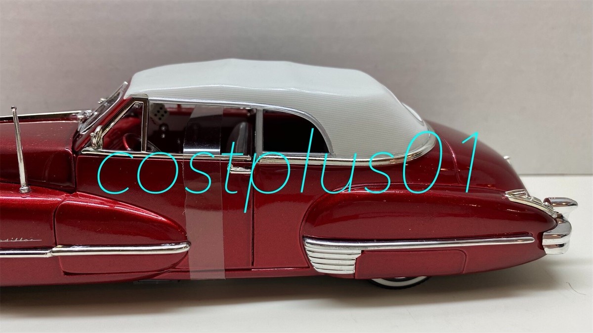 ミニカー　1947  CADILLAC 1947 Cadillac Series 62 Convertible Closed top Black in 1:43