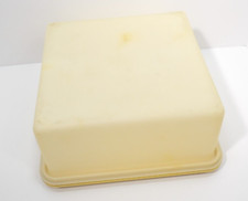 Tupperware Square Cake Carrier Vintage Harvest Gold - Retro Kitchen Collectible