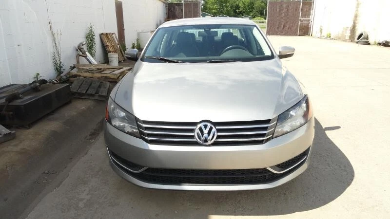 2013-2015 Volkswagen Passat ABS Anti-Lock Brake Pump Control Module Assembly OEM - Imagem 4 de 4