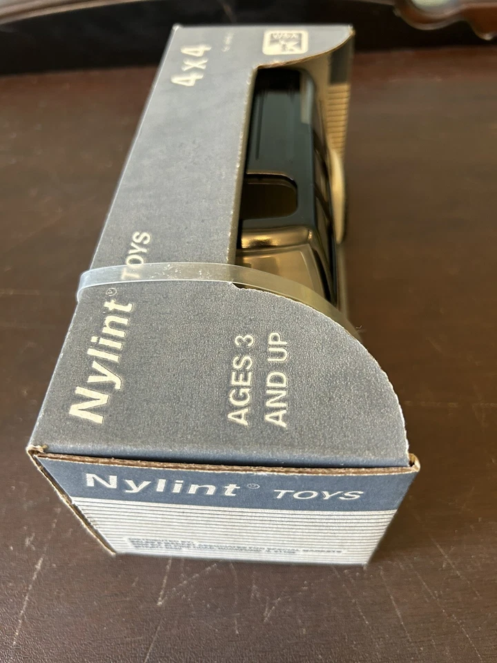 Nylint Toys 4 X 4 Mr. Goodwrench Racing Die Cast Truck 1995 Dale Earnhardt - Image 4 of 4