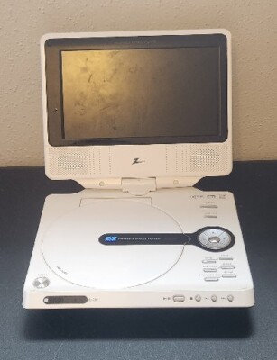 Zenith Portable DVD/CD Player DVP615 | 7 Inch Display | White