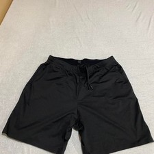 Black Athletic men Medium UNIQLO slim fit shorts side pockets. SKU213