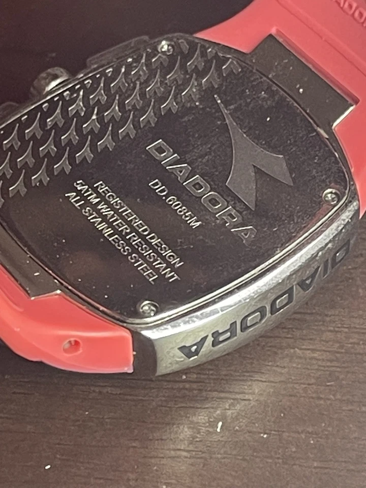 Reloj de pulsera Diadora CRONÓGRAFO de diseñador europeo para hombre, rojo/negro MSP $749+ Foto 2 de 4