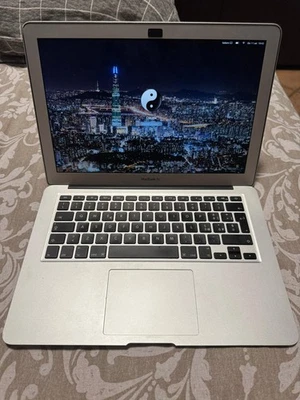 Apple MacBook Air 13" 2014 · i5 · 4GB · 128GB