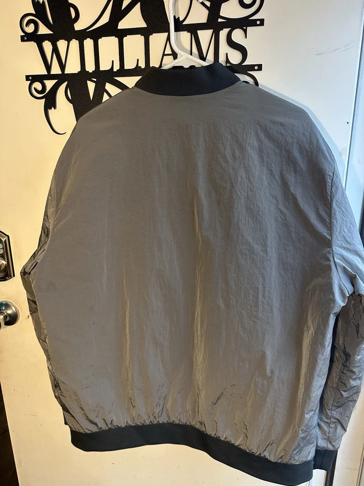 Theory Denzil O Men's Padded Bomber Jacket Sz XXL Grey Gray Silver - Image 4 of 4