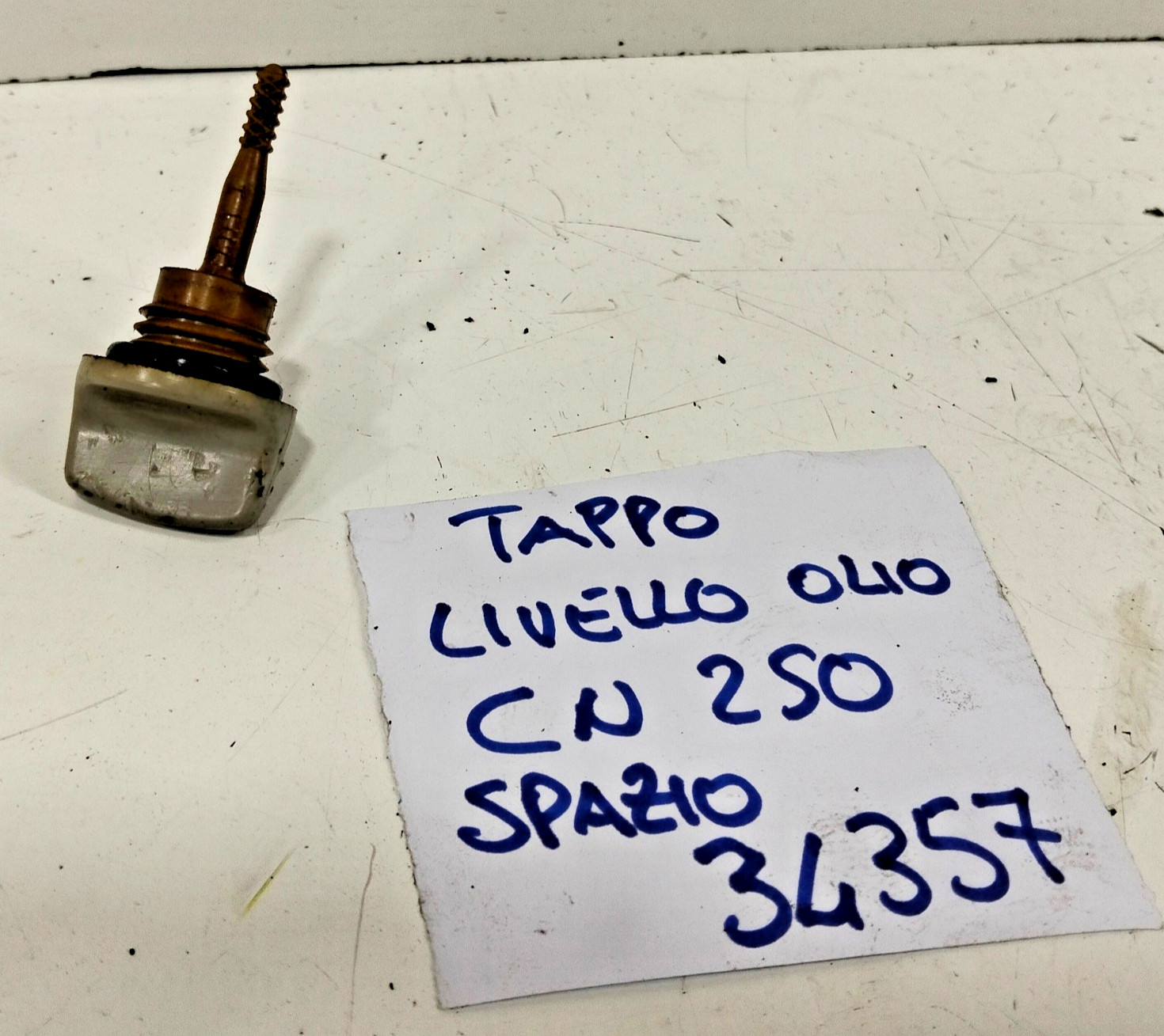 TAPPO STECCA LIVELLO OLIO HONDA CN 250 SPAZIO  VEDI 📷